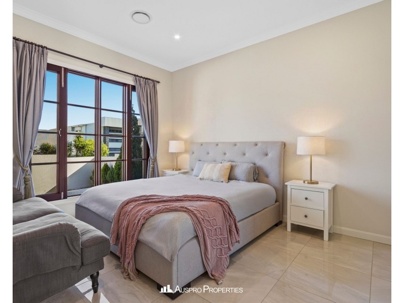 76 Elderbury Place, Stretton QLD 4116