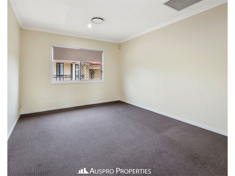 24 Saint Tropez Place, Forest Lake QLD 4078