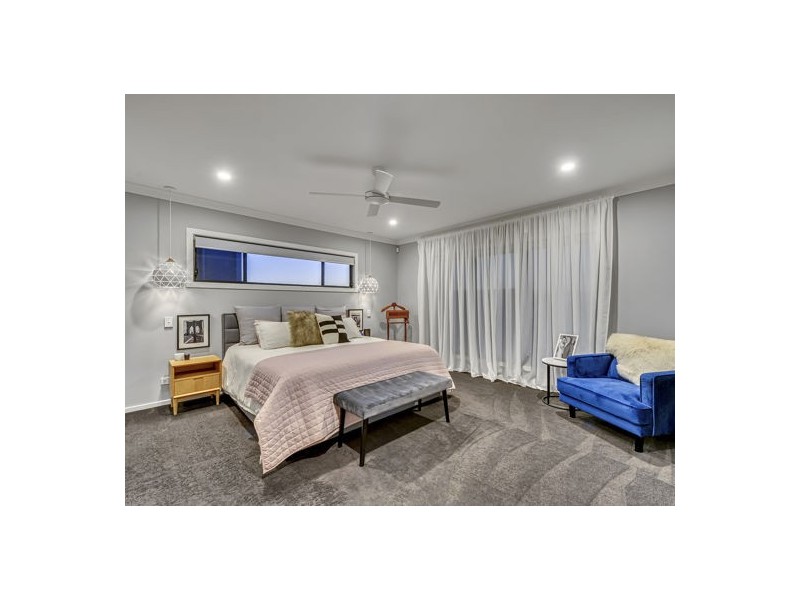 126 Skyview Avenue, Rochedale QLD 4123