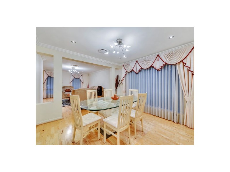 11 Mount Archer Road, Parkinson QLD 4115