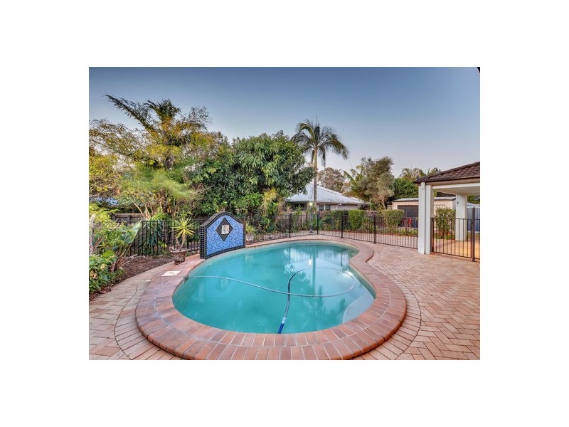 11 Mount Archer Road, Parkinson QLD 4115