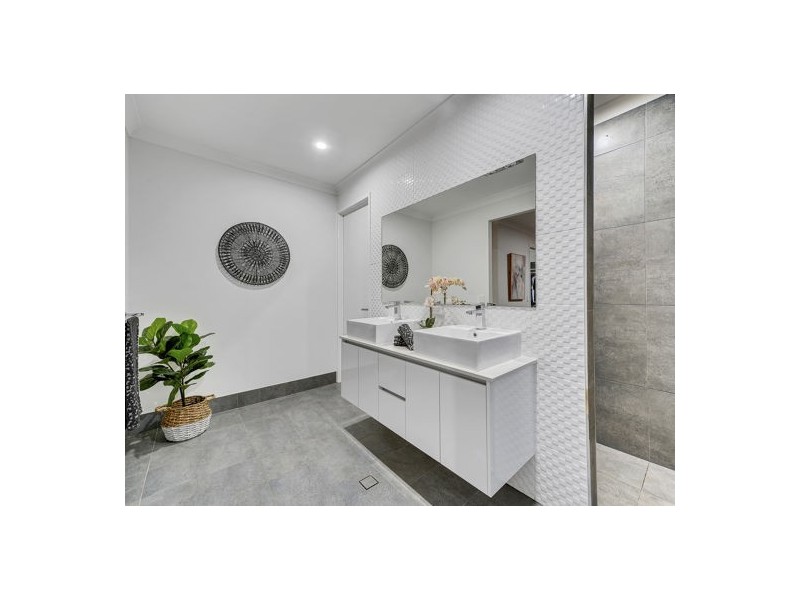 117 Skyview Avenue, Rochedale QLD 4123