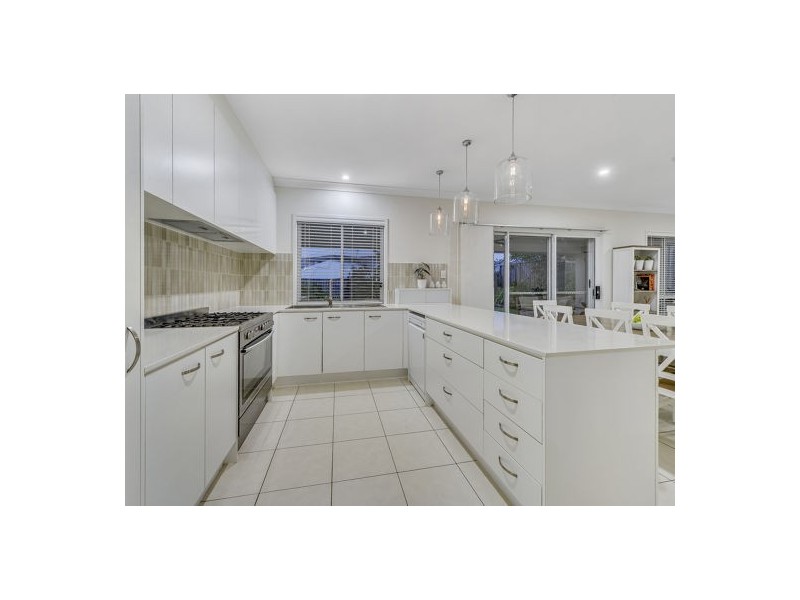 6 Wombat Crescent, Rochedale QLD 4123
