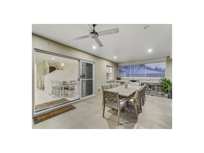 6 Wombat Crescent, Rochedale QLD 4123