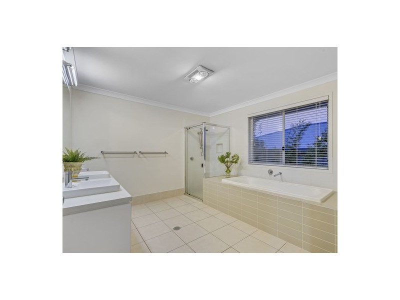 6 Wombat Crescent, Rochedale QLD 4123