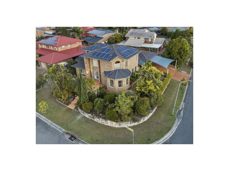 1 Stoddart Court, Carindale QLD 4152
