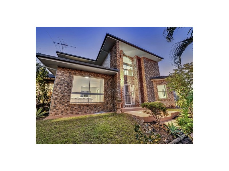 1 Stoddart Court, Carindale QLD 4152
