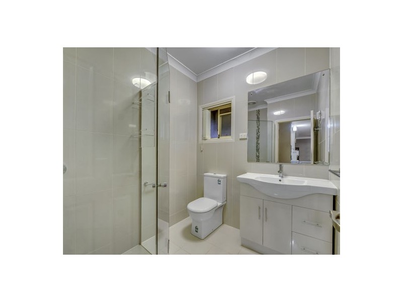 1 Stoddart Court, Carindale QLD 4152