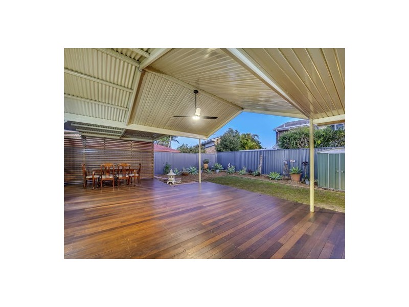 1 Stoddart Court, Carindale QLD 4152