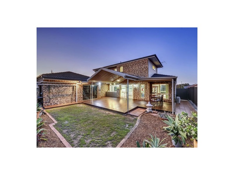 1 Stoddart Court, Carindale QLD 4152