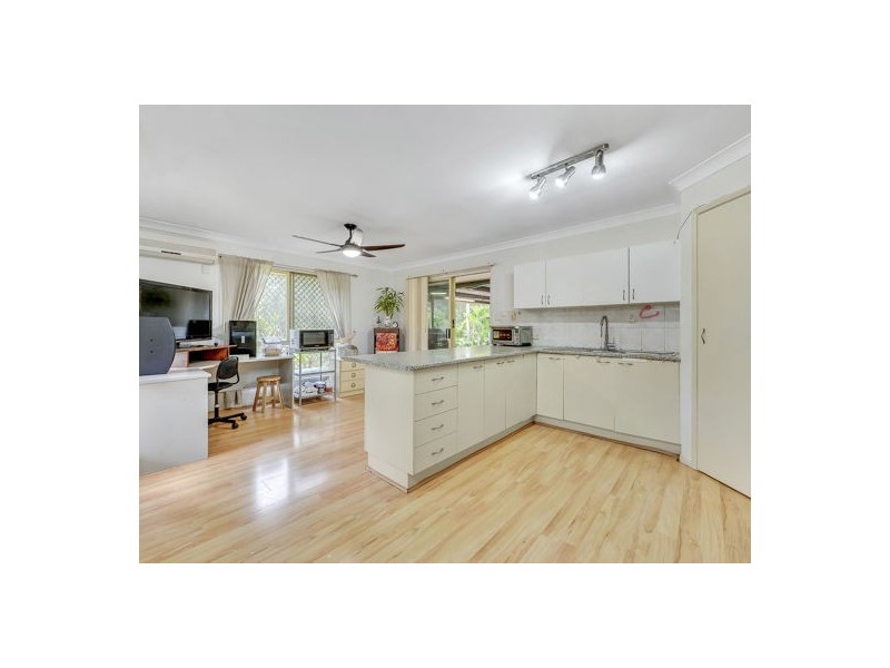 63 Wallaroo Way, Doolandella QLD 4077