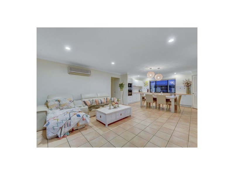 114 Bannockburn Crescent  QLD 4115, Parkinson QLD 4115