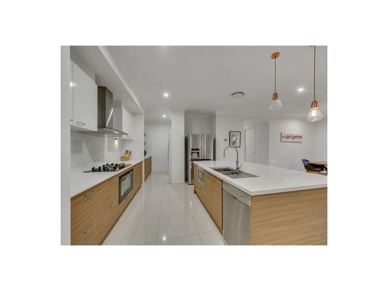 18 Dell Street, Rochedale QLD 4123