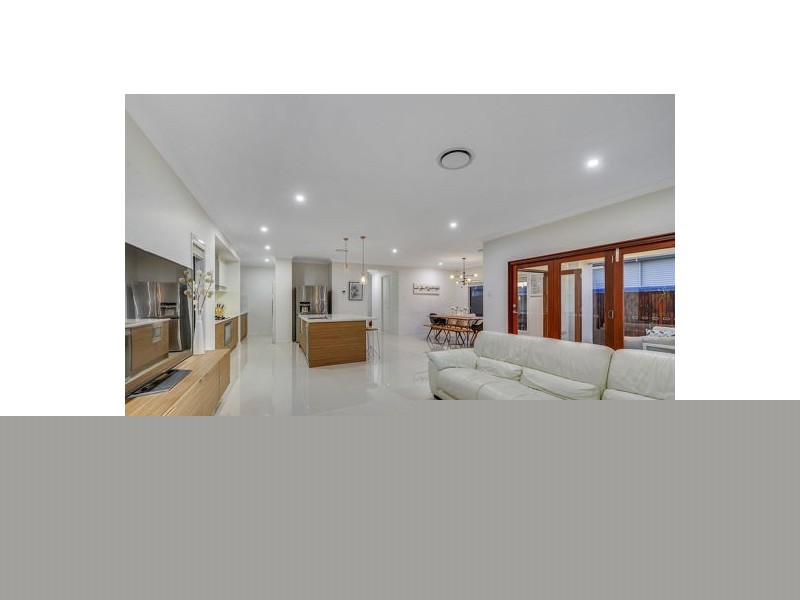 18 Dell Street, Rochedale QLD 4123