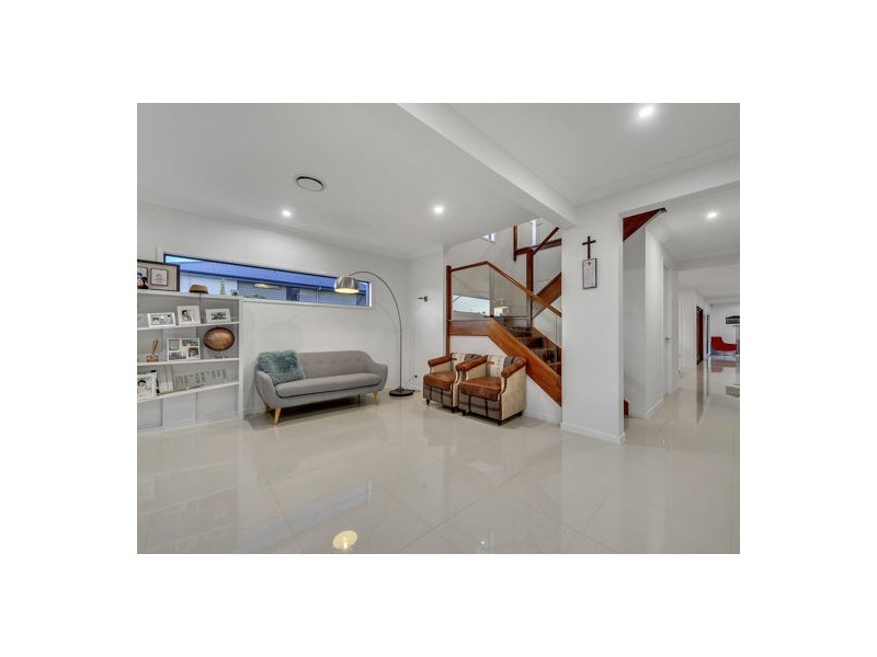 18 Dell Street, Rochedale QLD 4123