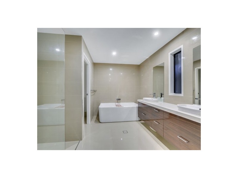 18 Dell Street, Rochedale QLD 4123