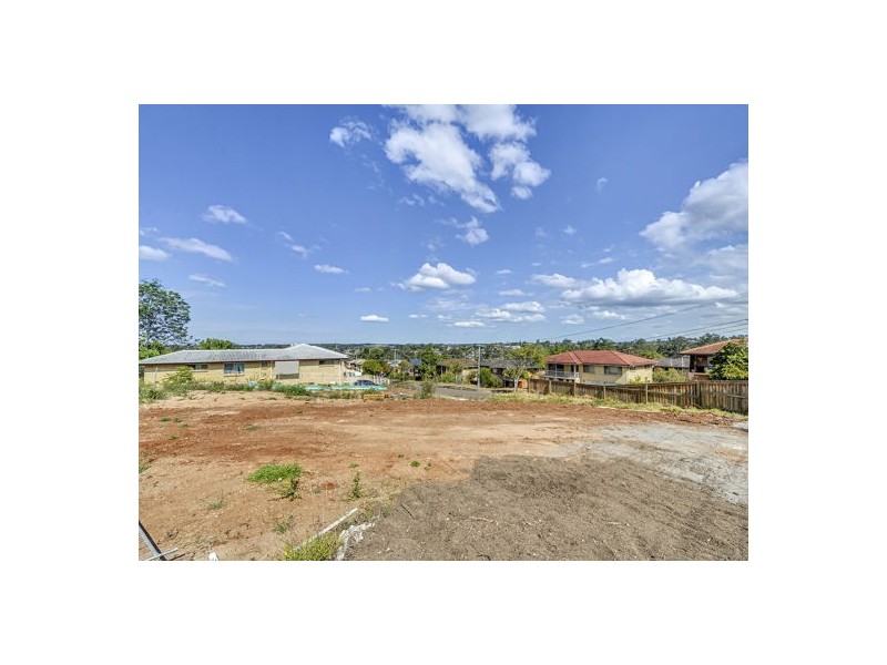 23 Chiniala Street, Mansfield QLD 4122