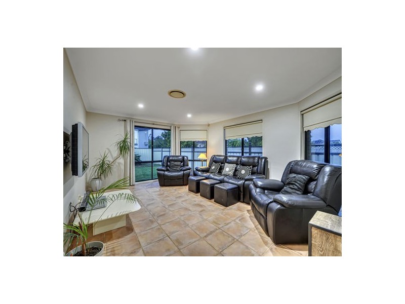 196 Lancaster Circuit, Stretton QLD 4116