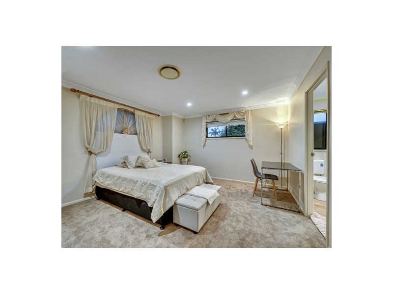 196 Lancaster Circuit, Stretton QLD 4116