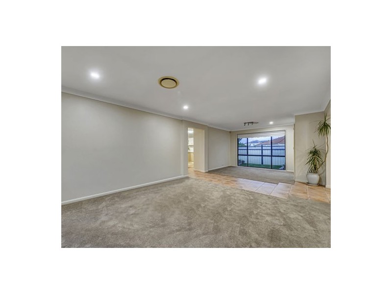 196 Lancaster Circuit, Stretton QLD 4116