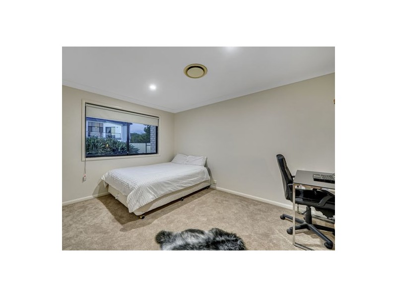 196 Lancaster Circuit, Stretton QLD 4116