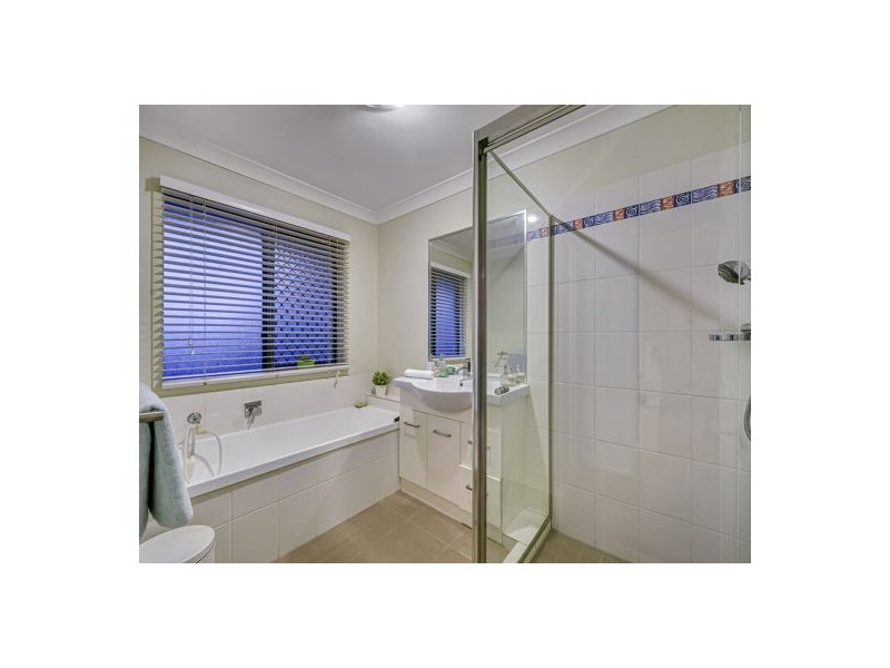 16 Dowling Place, Calamvale QLD 4116