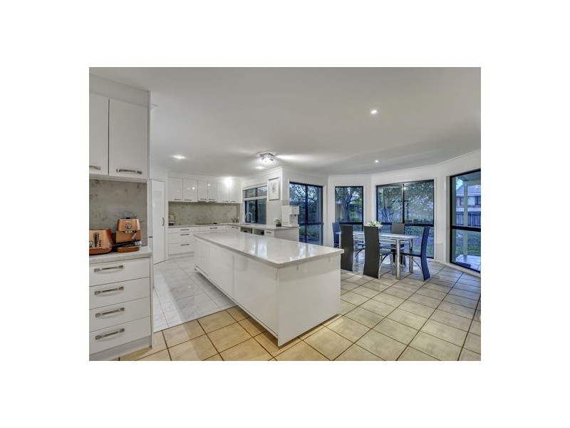 180 Lancaster Circuit, Stretton QLD 4116