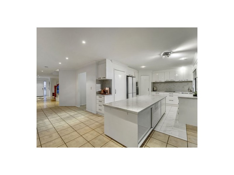 180 Lancaster Circuit, Stretton QLD 4116