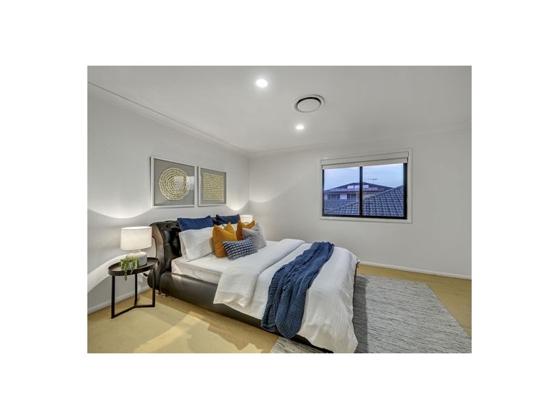 180 Lancaster Circuit, Stretton QLD 4116