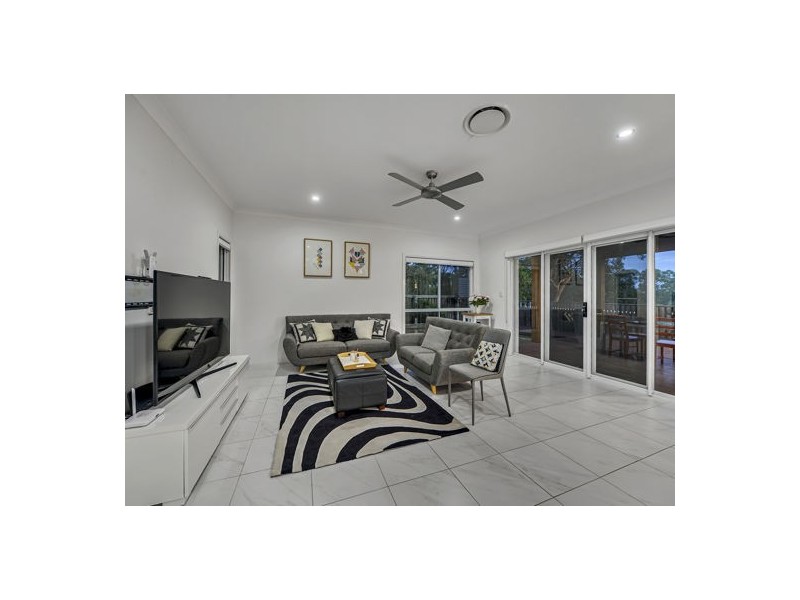 56 Ridgeview Street, Carindale QLD 4152