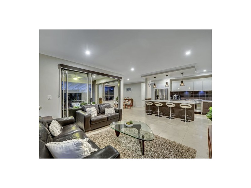 18 Zenith Street, Rochedale QLD 4123