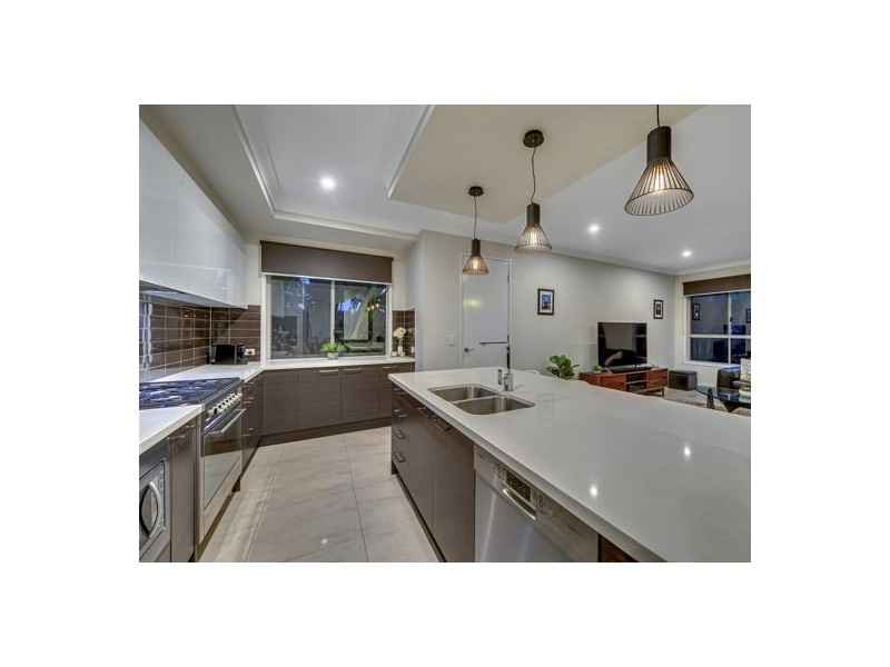 18 Zenith Street, Rochedale QLD 4123