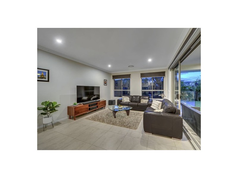 18 Zenith Street, Rochedale QLD 4123