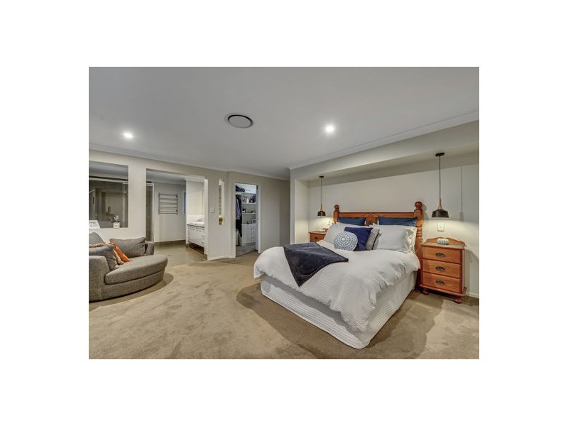18 Zenith Street, Rochedale QLD 4123