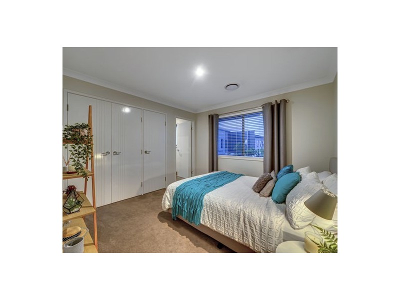 18 Zenith Street, Rochedale QLD 4123