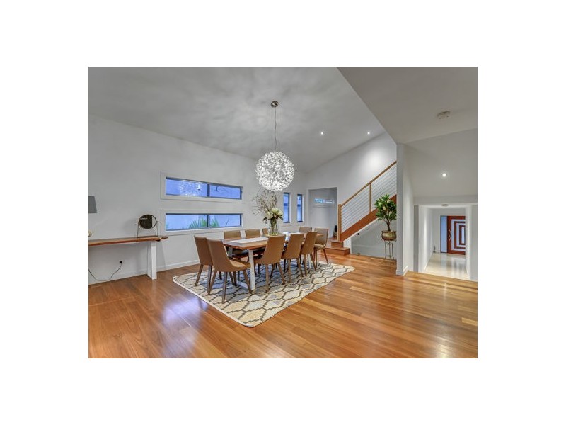 93 Amersham Crescent, Carindale QLD 4152