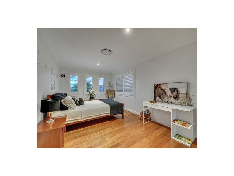 93 Amersham Crescent, Carindale QLD 4152