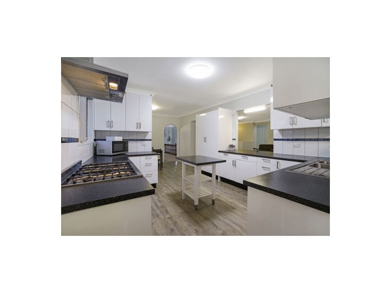 16 Vortigern Street, Carindale QLD 4152