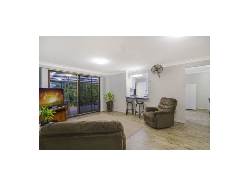 16 Vortigern Street, Carindale QLD 4152