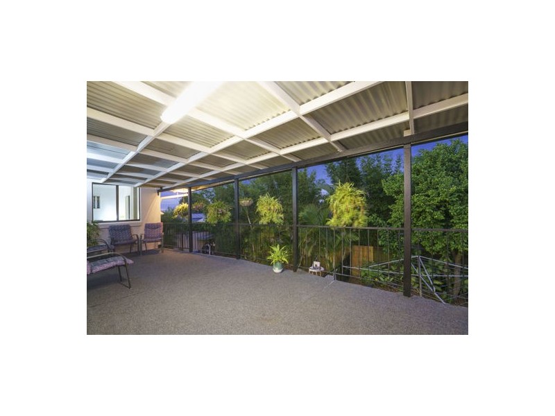 16 Vortigern Street, Carindale QLD 4152