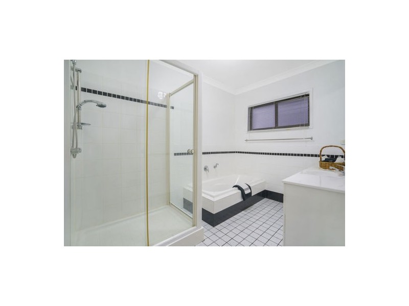 16 Vortigern Street, Carindale QLD 4152