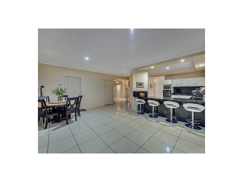 7 Crab Apple Court, Stretton QLD 4116