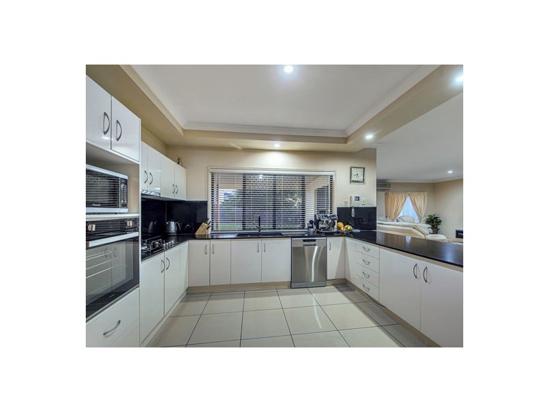 7 Crab Apple Court, Stretton QLD 4116