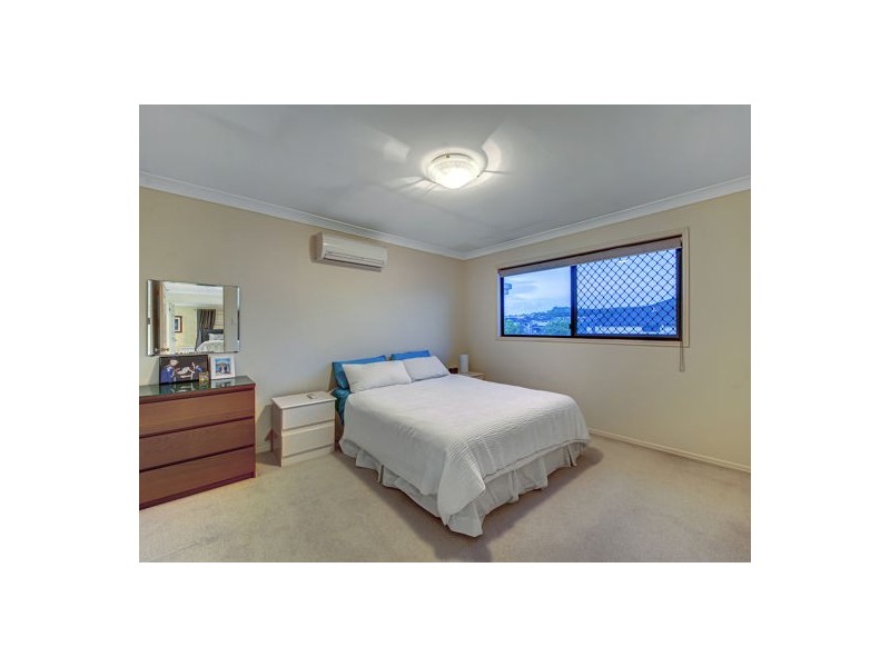 7 Crab Apple Court, Stretton QLD 4116