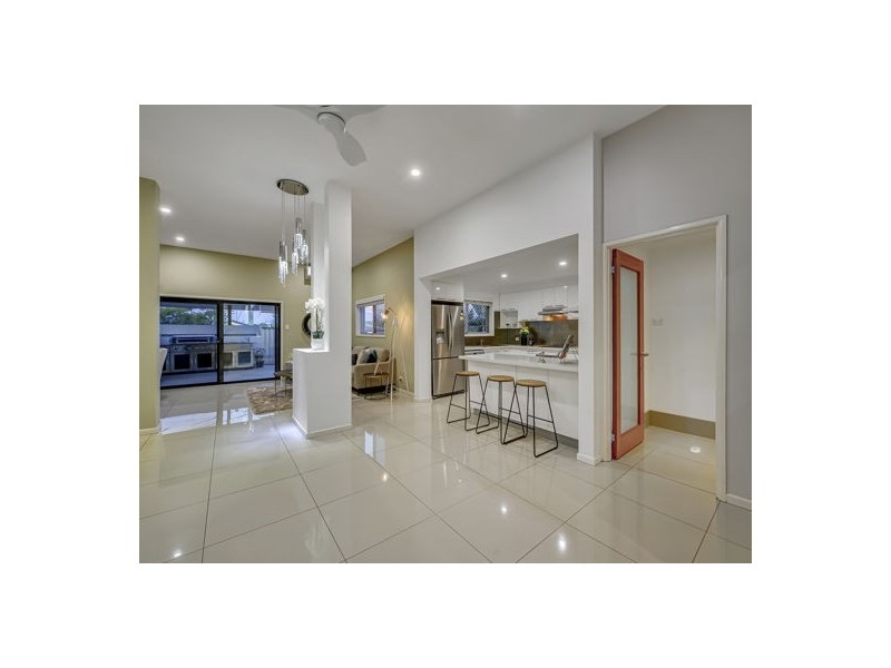 3 Hanover Street, Macgregor QLD 4109