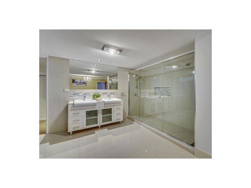 3 Hanover Street, Macgregor QLD 4109