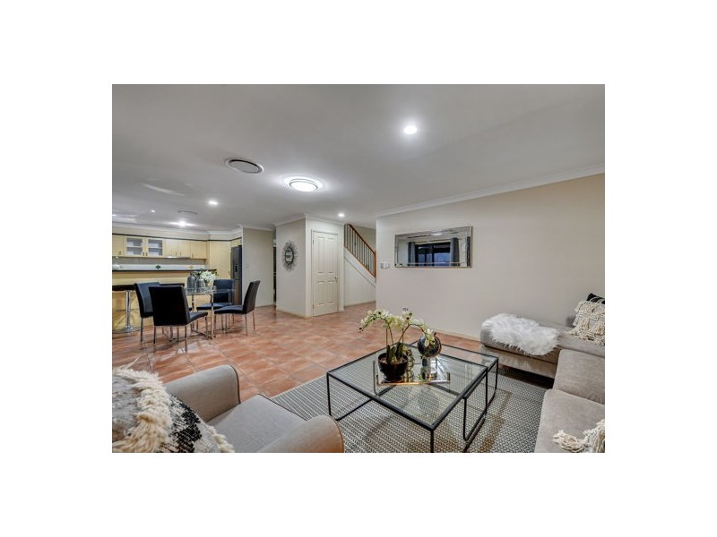 30 Silky Oak Crescent, Carindale QLD 4152