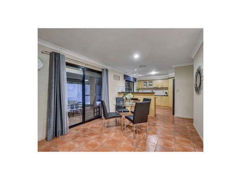 30 Silky Oak Crescent, Carindale QLD 4152