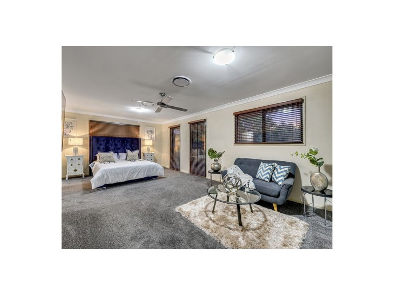 30 Silky Oak Crescent, Carindale QLD 4152