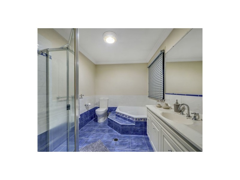 30 Silky Oak Crescent, Carindale QLD 4152